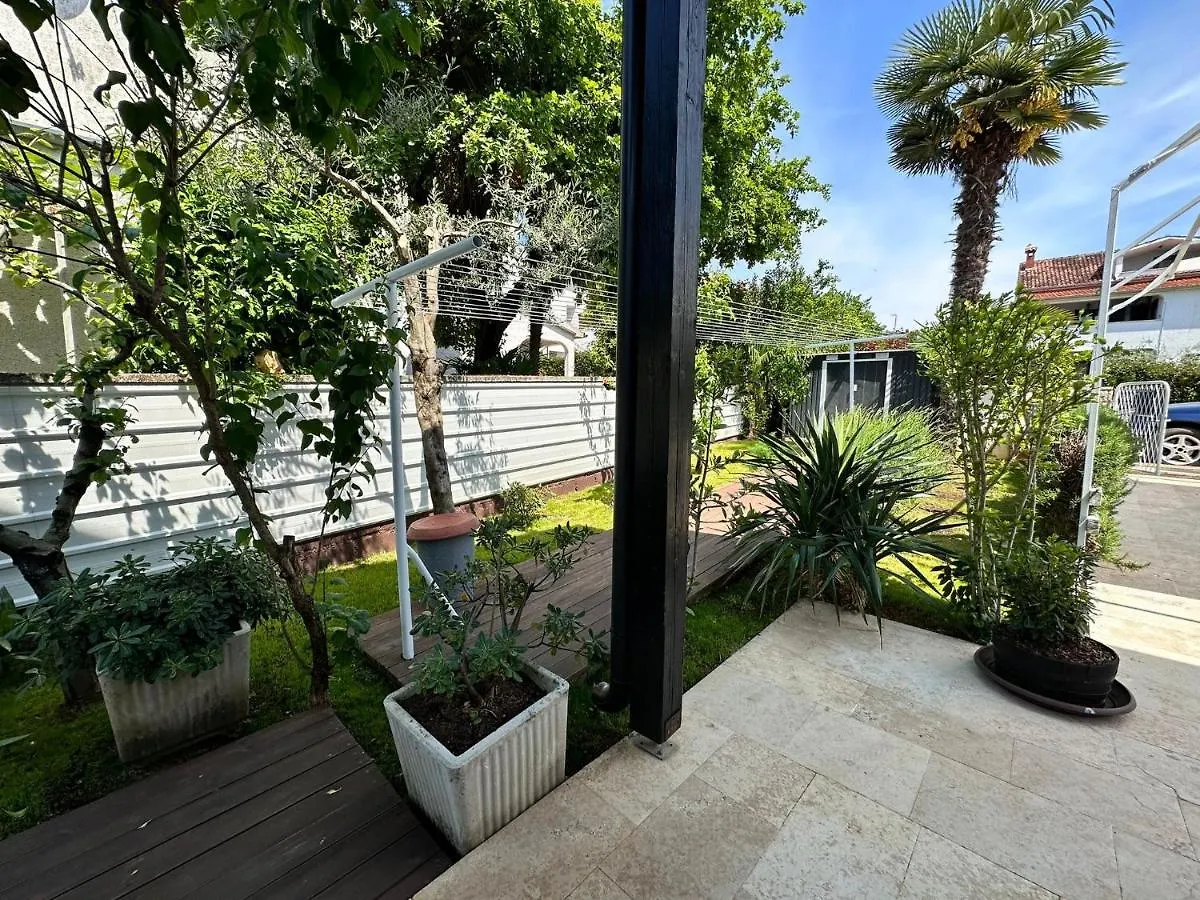 Apartments Cocolo Porec 0*,